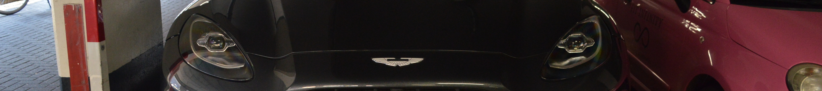 Aston Martin DBX707