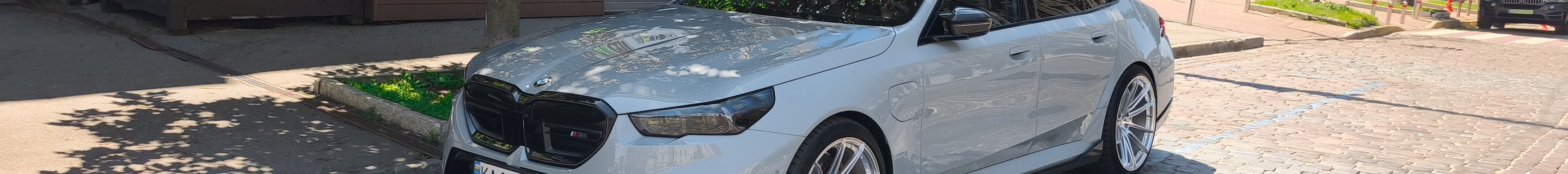 BMW M5 G90