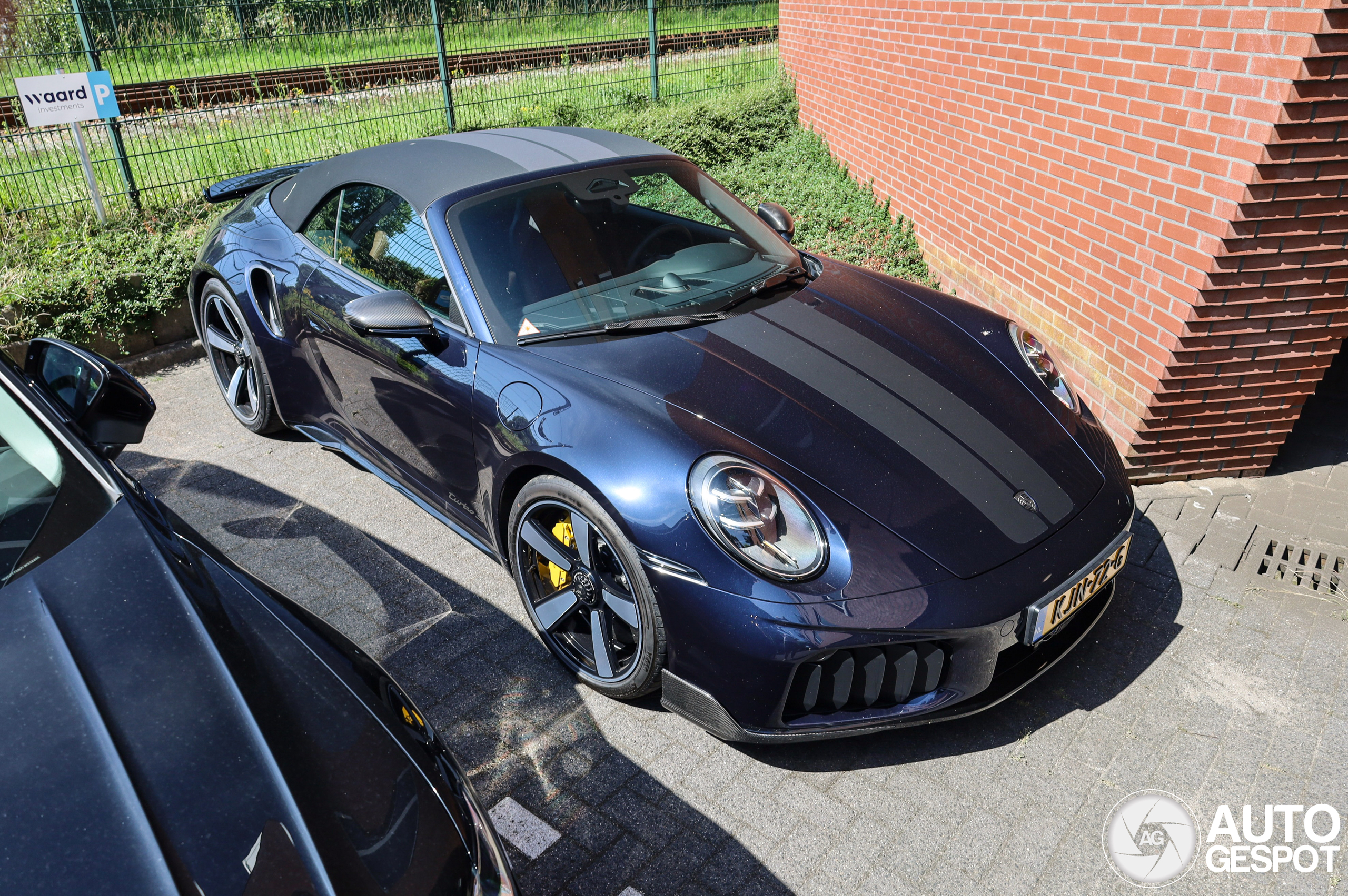 Porsche 992.2 Turbo S Cabrio om je vingers bij af te likken