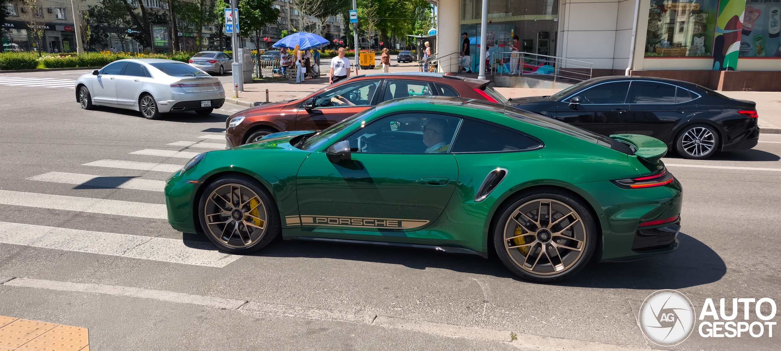 Porsche 992 Turbo S MkII zit lekker in de opties