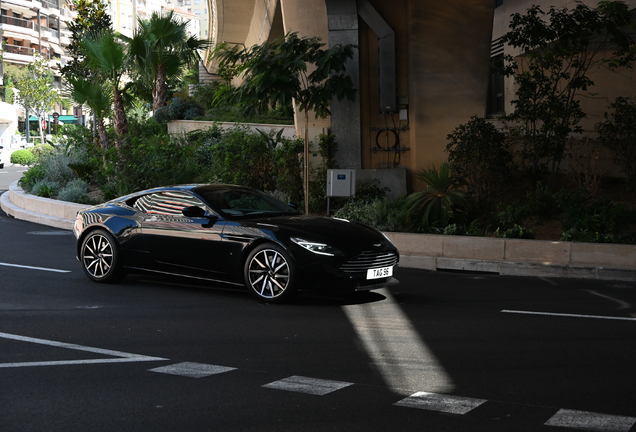 Aston Martin DB11