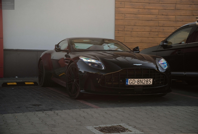 Aston Martin DB12