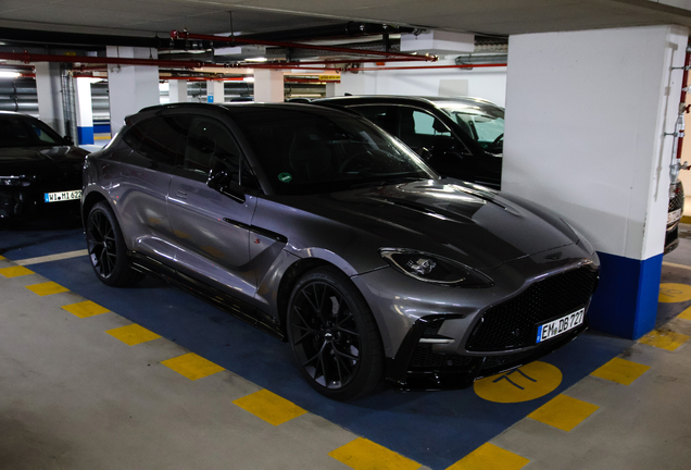 Aston Martin DBX S
