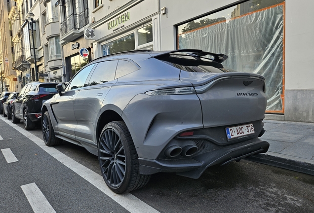 Aston Martin DBX707