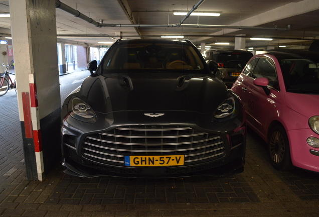 Aston Martin DBX707