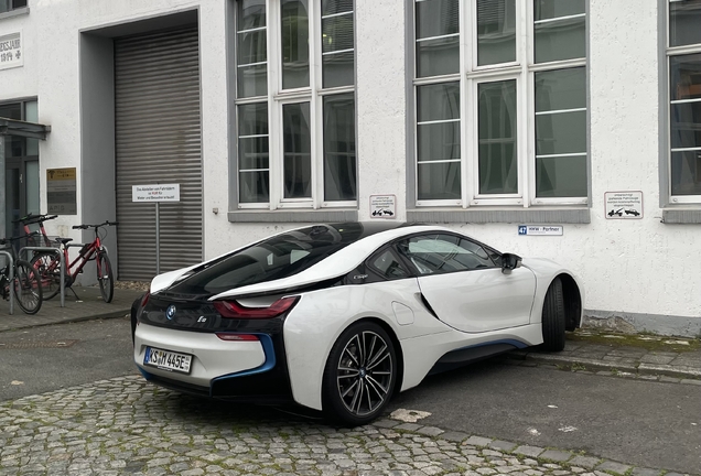 BMW i8