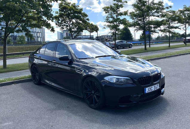 BMW M5 F10 2011