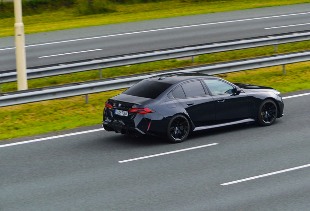 BMW M5 G90