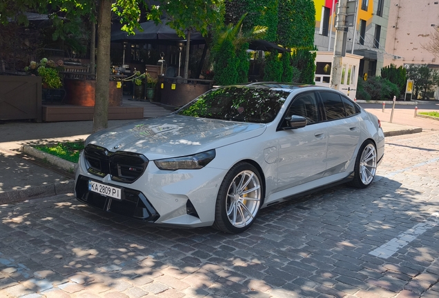 BMW M5 G90