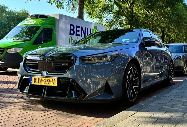 BMW M5 G90
