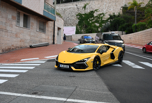 Lamborghini Revuelto