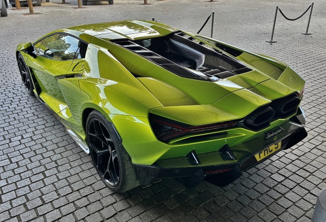 Lamborghini Revuelto