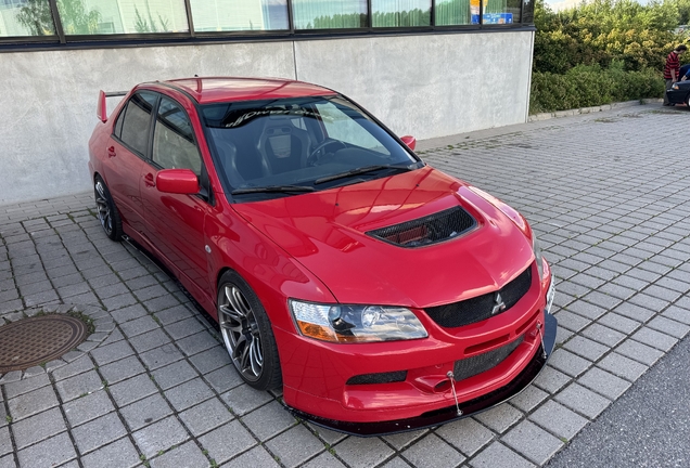 Mitsubishi Lancer Evolution IX RalliArt