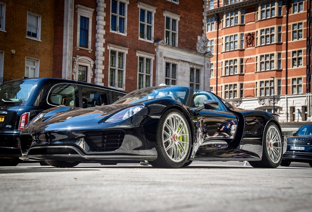 Porsche 918 Spyder Weissach Package