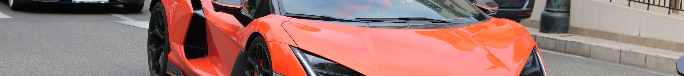 Lamborghini Revuelto