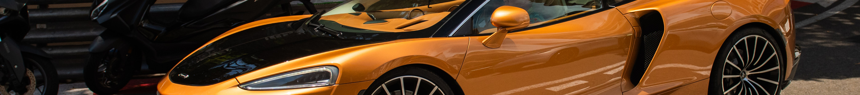 McLaren GT