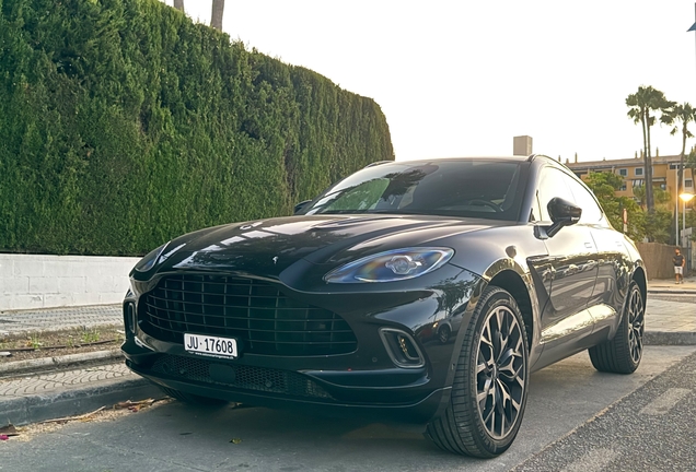 Aston Martin DBX