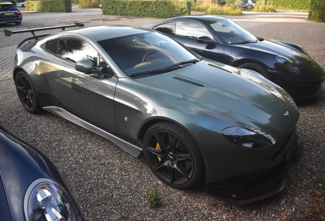 Aston Martin Vantage GT8