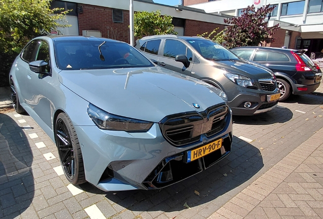 BMW M5 G90