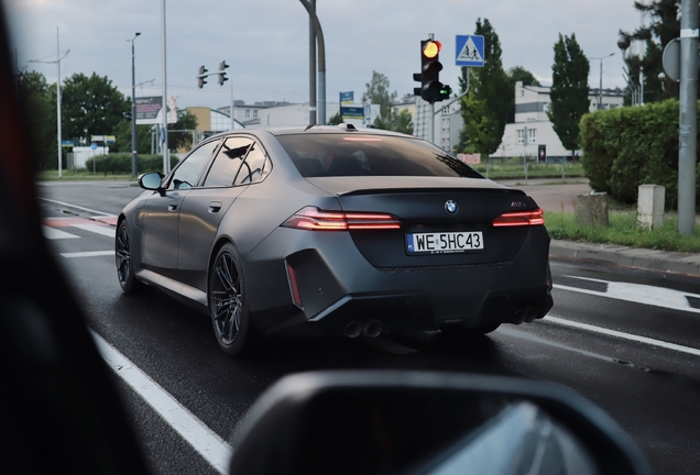 BMW M5 G90