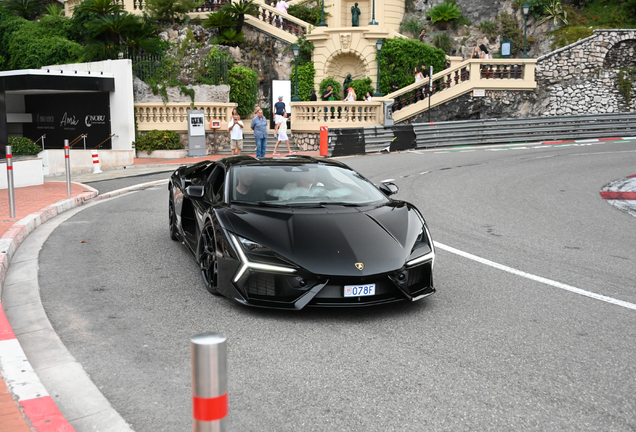 Lamborghini Revuelto