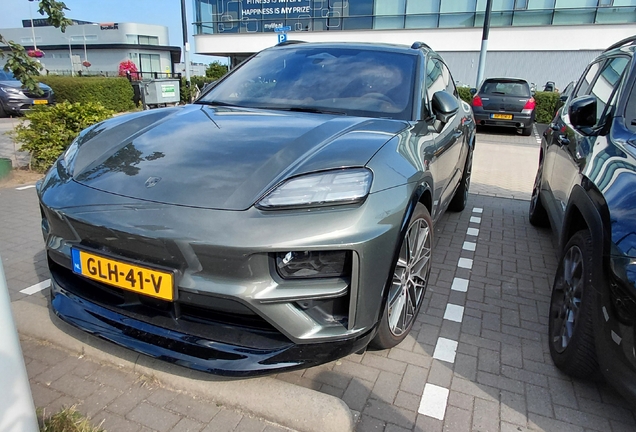 Porsche Macan EV Turbo