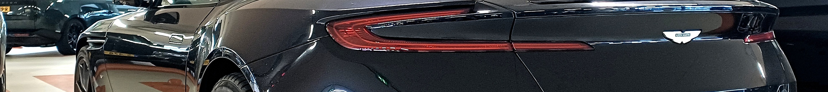 Aston Martin DB11