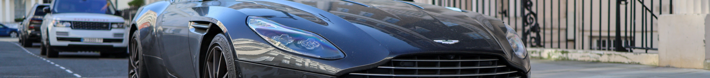 Aston Martin DB11