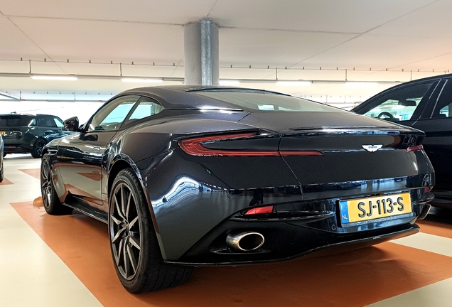 Aston Martin DB11