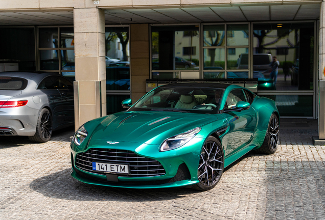 Aston Martin DB12