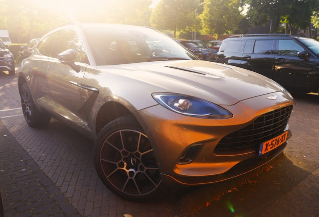 Aston Martin DBX