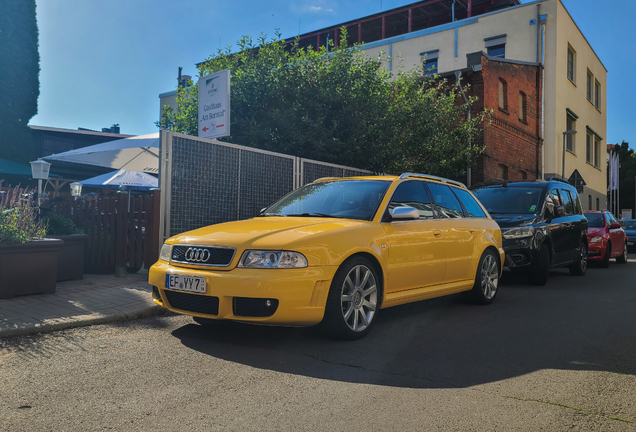 Audi RS4 Avant B5
