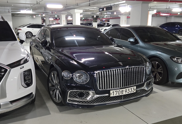 Bentley Flying Spur V8 2021