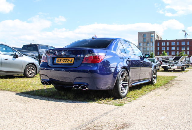 BMW M5 E60 2005