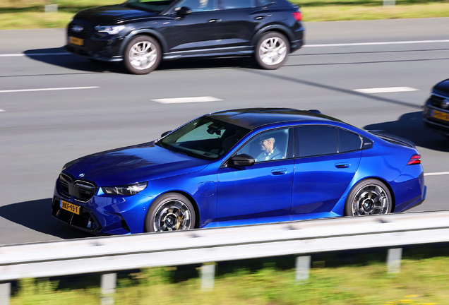 BMW M5 G90