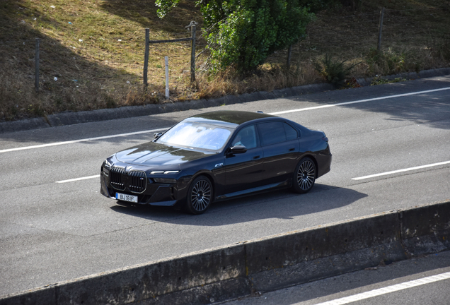 BMW M760e xDrive