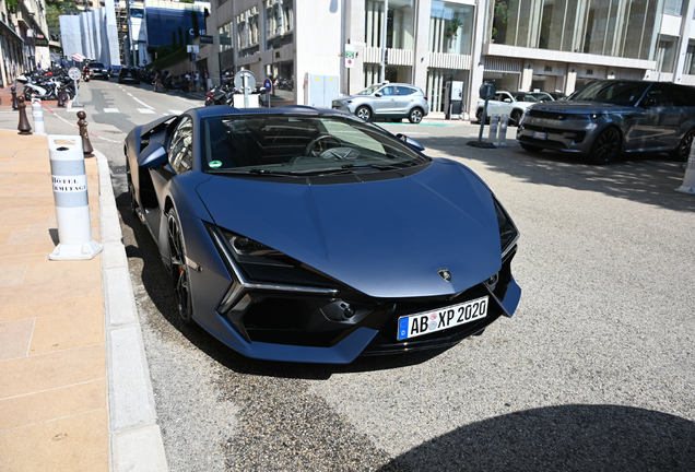 Lamborghini Revuelto