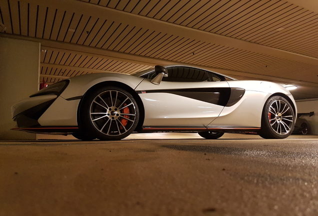 McLaren 570S