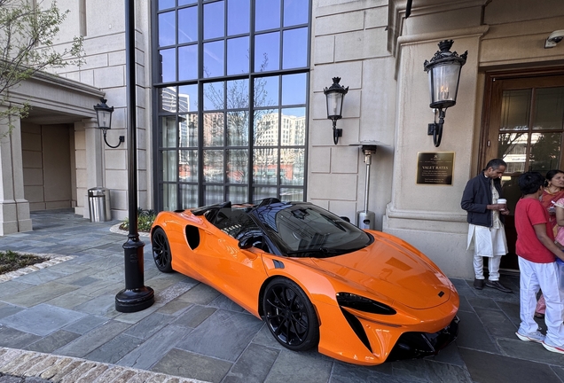 McLaren Artura Spider