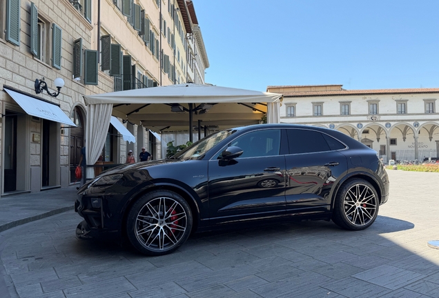 Porsche Macan EV Turbo
