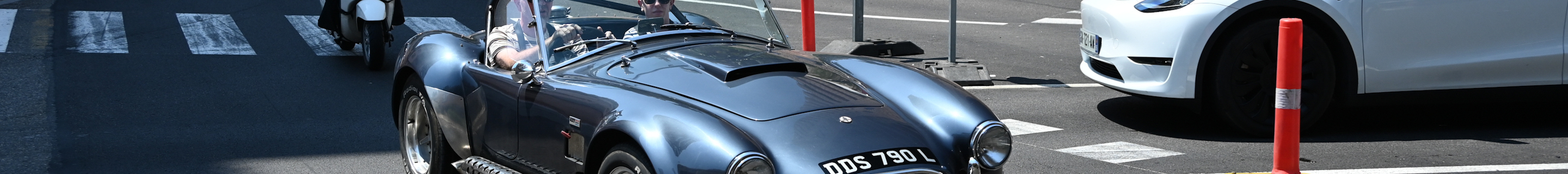 AC Cobra 427