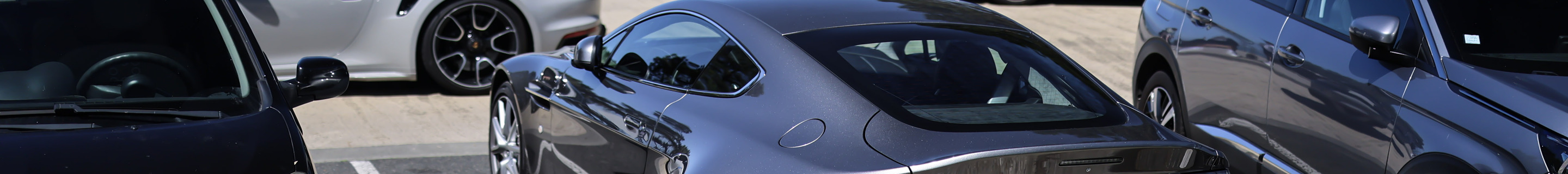 Aston Martin V8 Vantage 2012