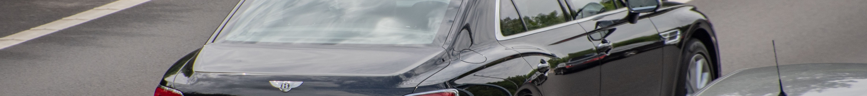 Bentley Flying Spur V8 2021