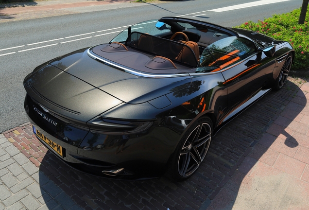Aston Martin DB12 Volante