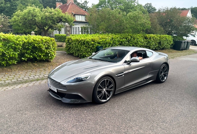 Aston Martin Vanquish 2013