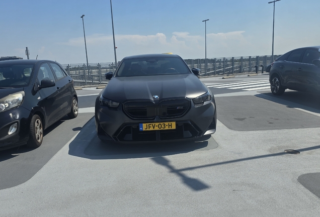 BMW M5 G90