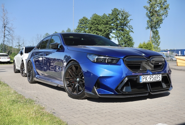 BMW M5 G90