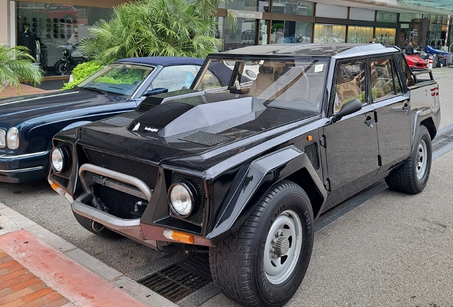Lamborghini LM002