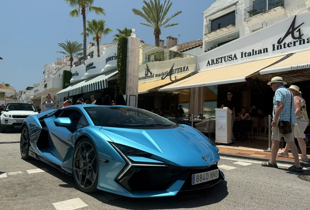 Lamborghini Revuelto