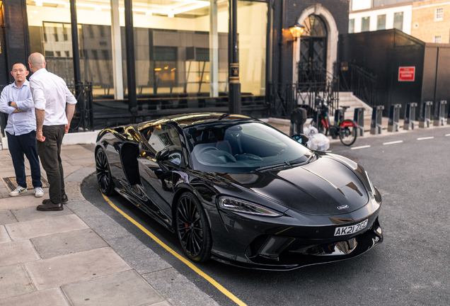 McLaren GT